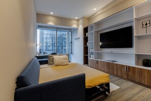 1 bedroom, in-room safe, desk, iron/ironing board