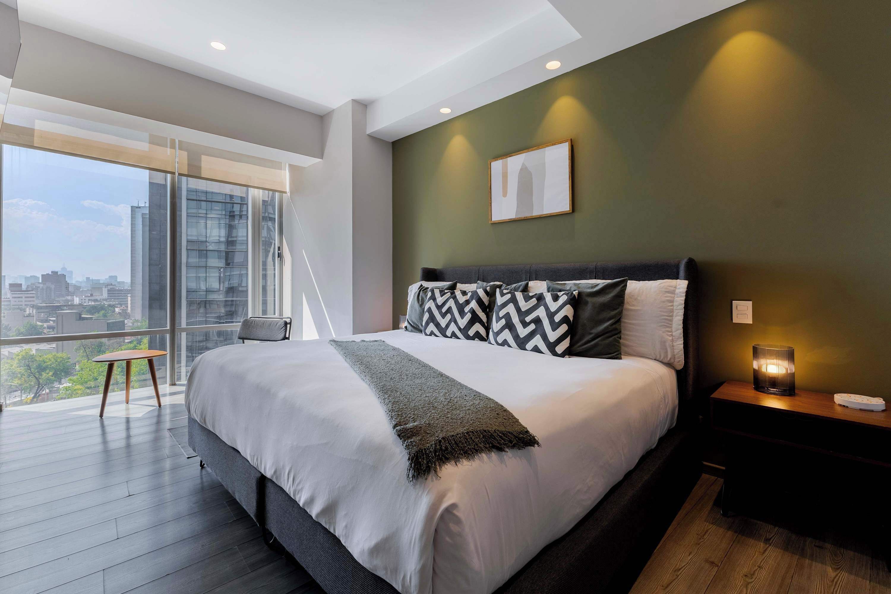 2 bedrooms, in-room safe, desk, iron/ironing board