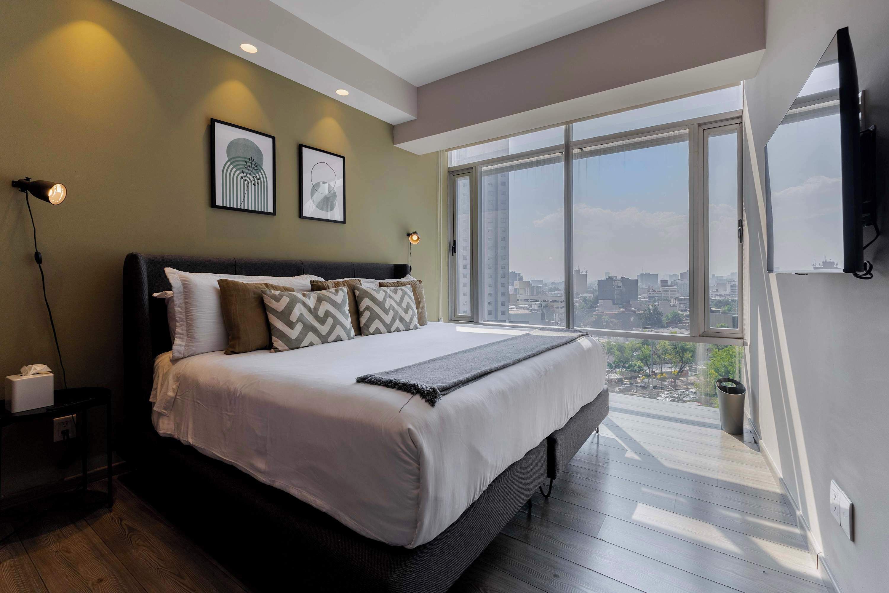 2 bedrooms, in-room safe, desk, iron/ironing board