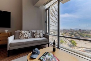 Televisión, estéreo y oficina 