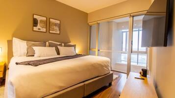 3 chambres, coffres-forts dans les chambres, bureau