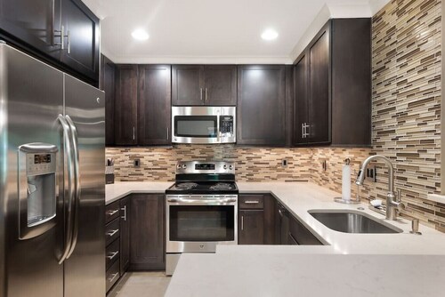 115 - Modern & Serene~Min to Downtown