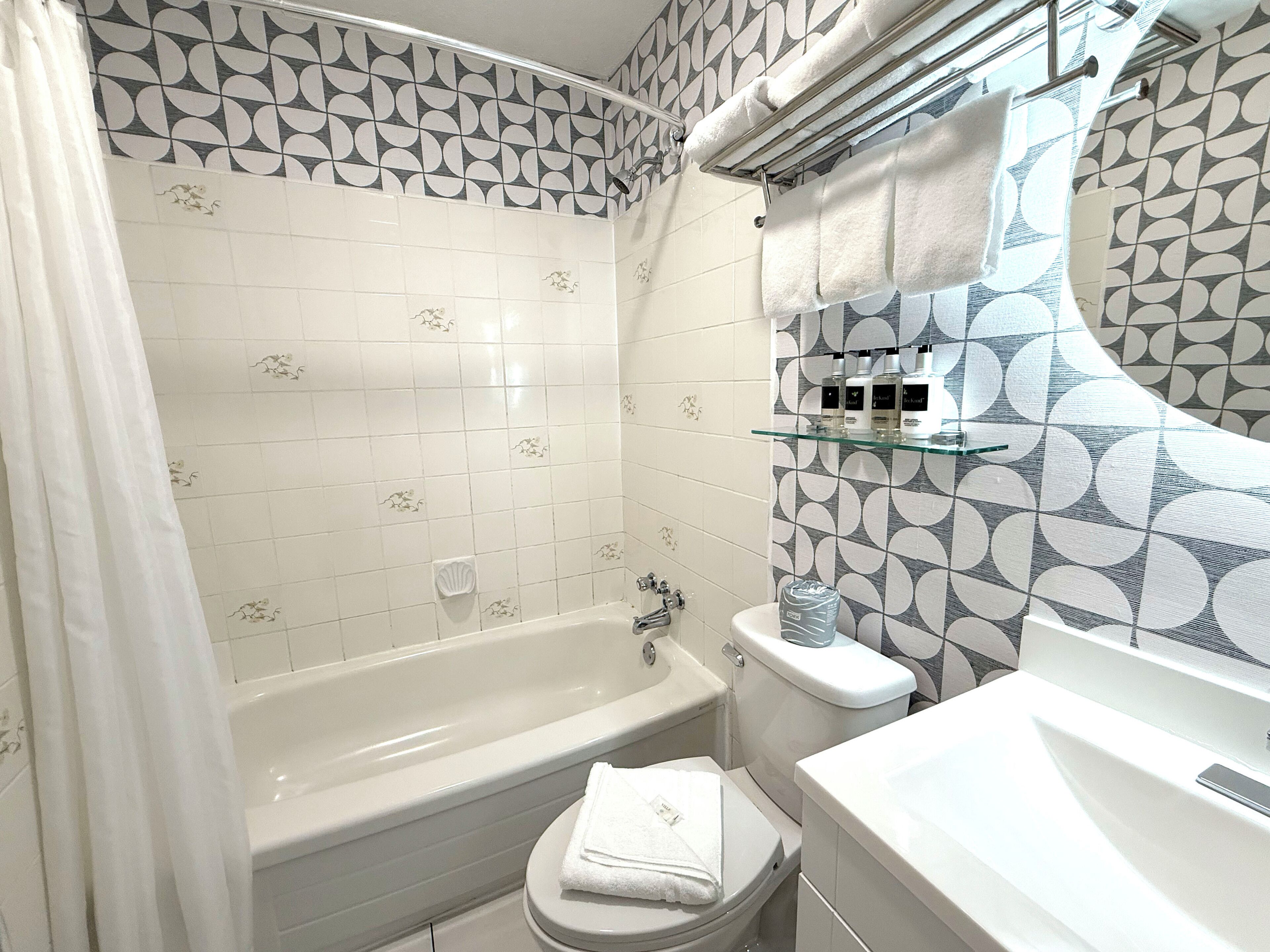 Photo - Departure Bay Motel