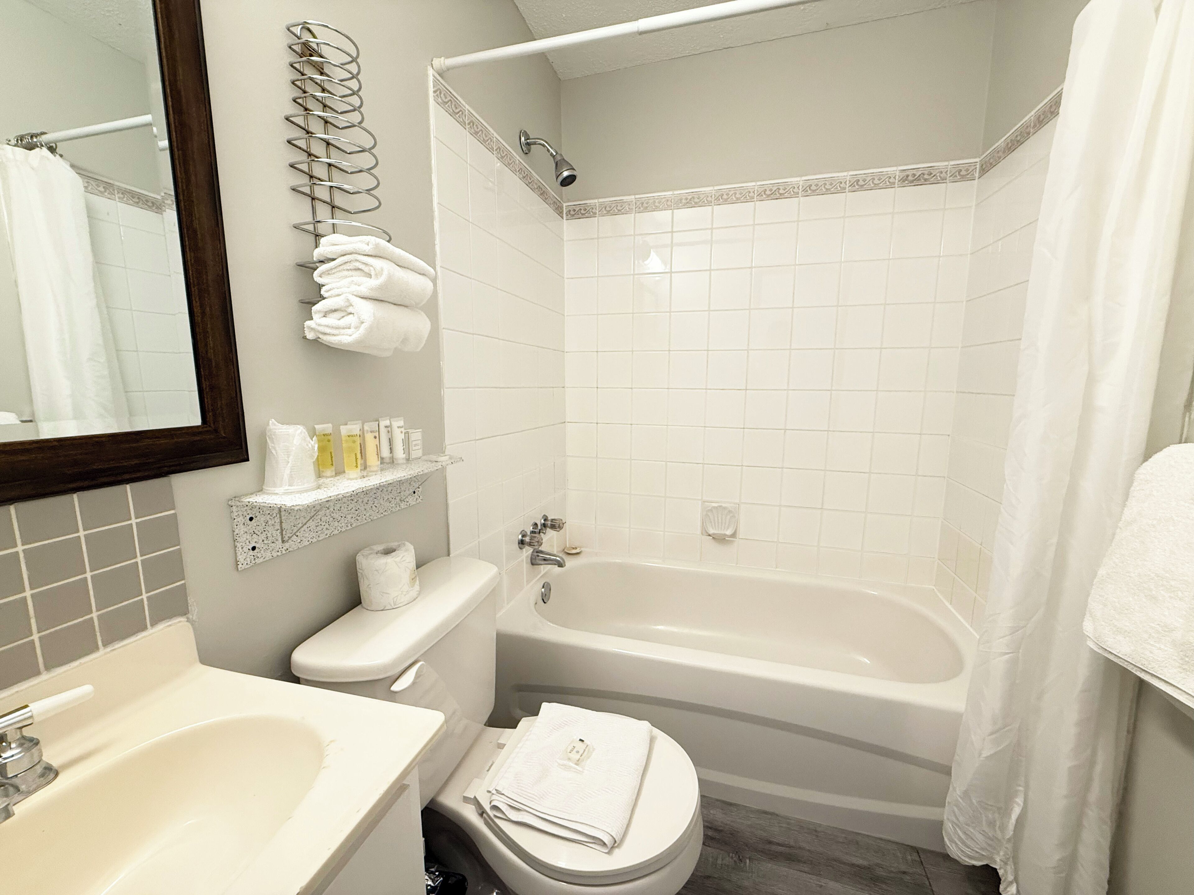 Photo - Departure Bay Motel