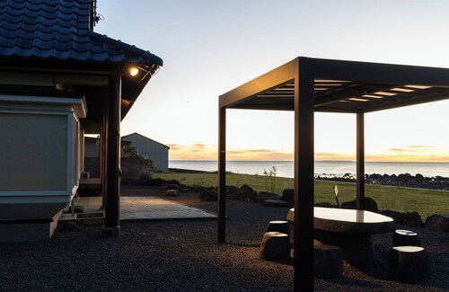 Ocean view Akita sunset/sea view villa St. Kilda for rent