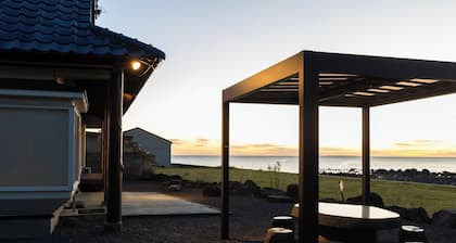 Ocean view Akita sunset/sea view villa St. Kilda for rent