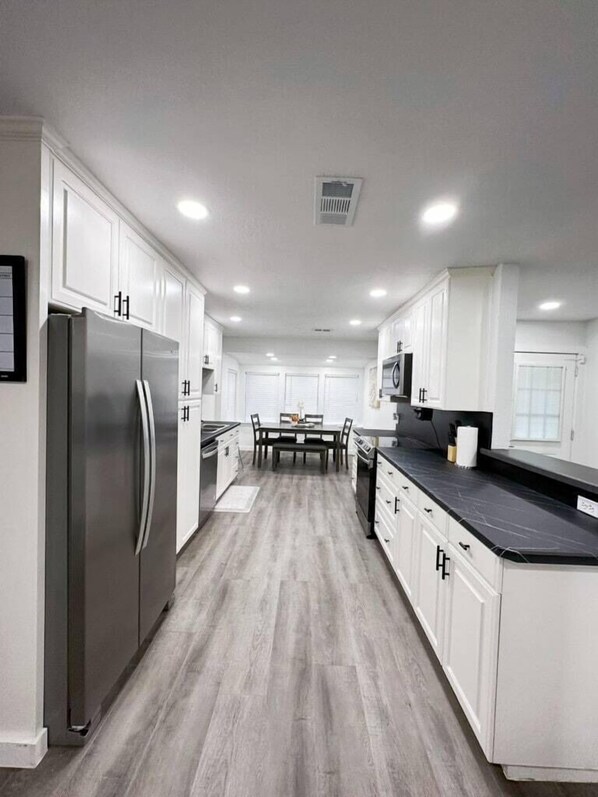 Fridge, microwave, oven, stovetop - Spacious 5B Home with Private Pool & Grill near Fort Worth, AT&T Stadium (North Richland Hills)