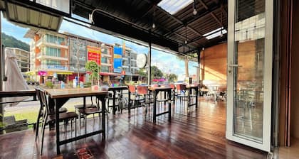 ALPHA Hostel Cafe&Bar