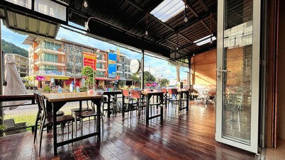 ALPHA Hostel Cafe&Bar