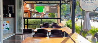 ALPHA Hostel Cafe&Bar