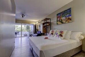 1 habitación, tabla de planchar con plancha, wifi gratis y ropa de cama 
