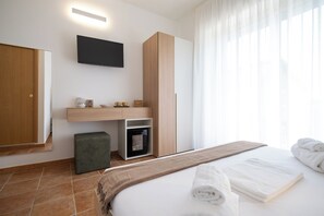 Superior Room, Balcony | Hypo-allergenic bedding, minibar, in-room safe, individually furnished - Nautika Suites  (Alghero)