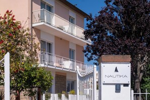 Front of property - Nautika Suites (Alghero)