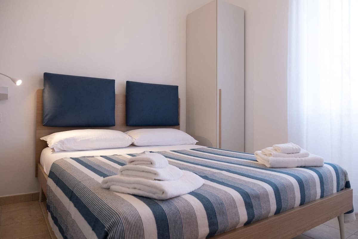 Hypo-allergenic bedding available, minibar, in-room safe, desk