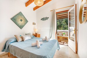 4 slaapkamers, een strijkplank/strijkijzer, wifi, beddengoed