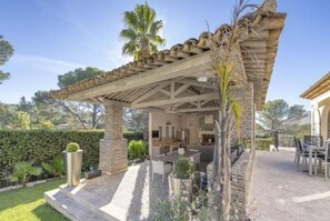 Outdoor dining - Villa de Luxe à Saint Raphaël (Saint-Raphaël)