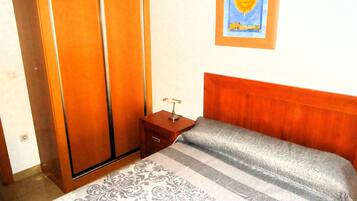 2 bedrooms, bed sheets