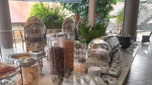 Restaurant - Jatiluhur Valley Resort (Purwakarta)