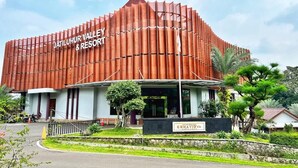 Front of property - Jatiluhur Valley Resort (Purwakarta)