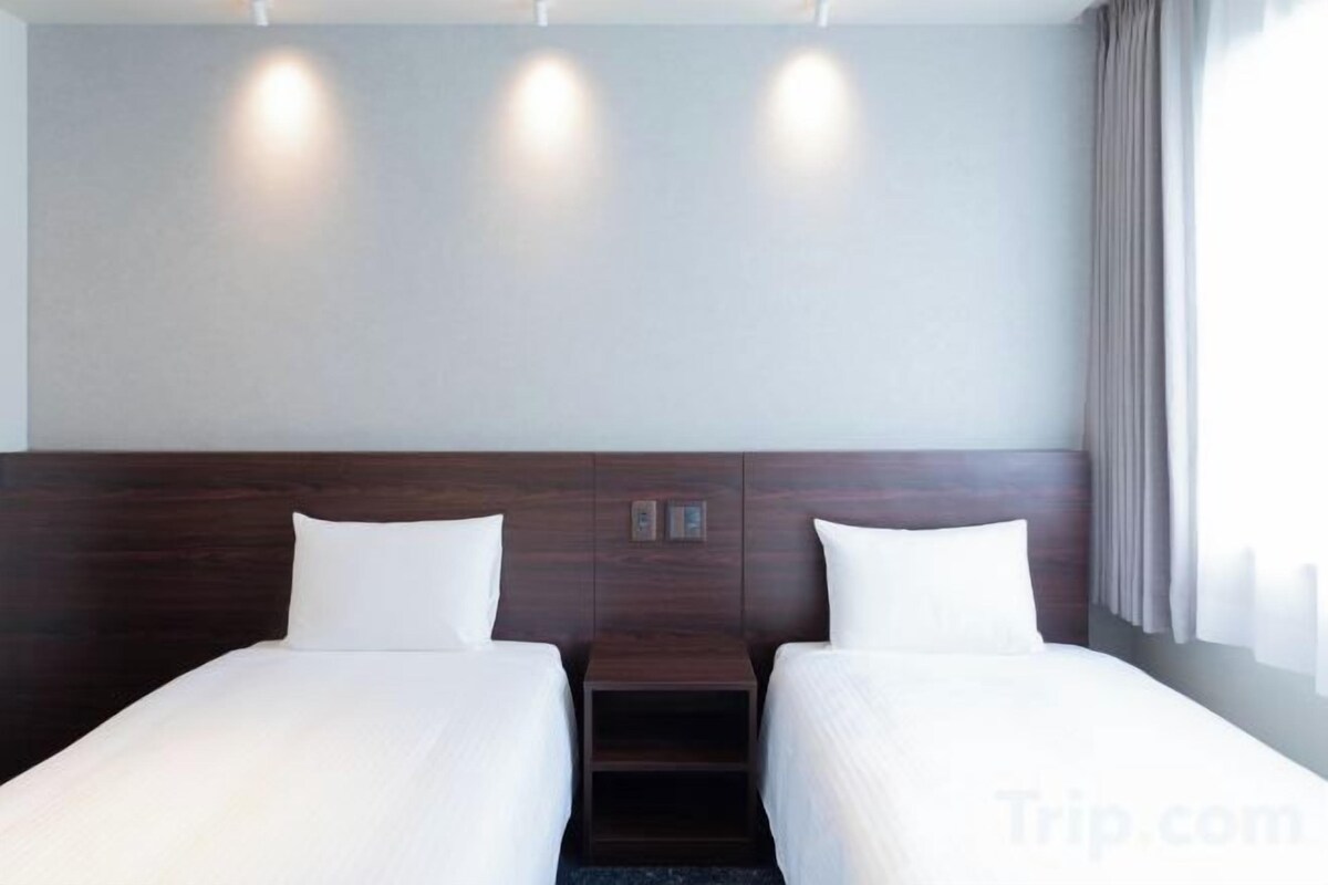In-room safe, desk, blackout drapes, iron/ironing board (on request)