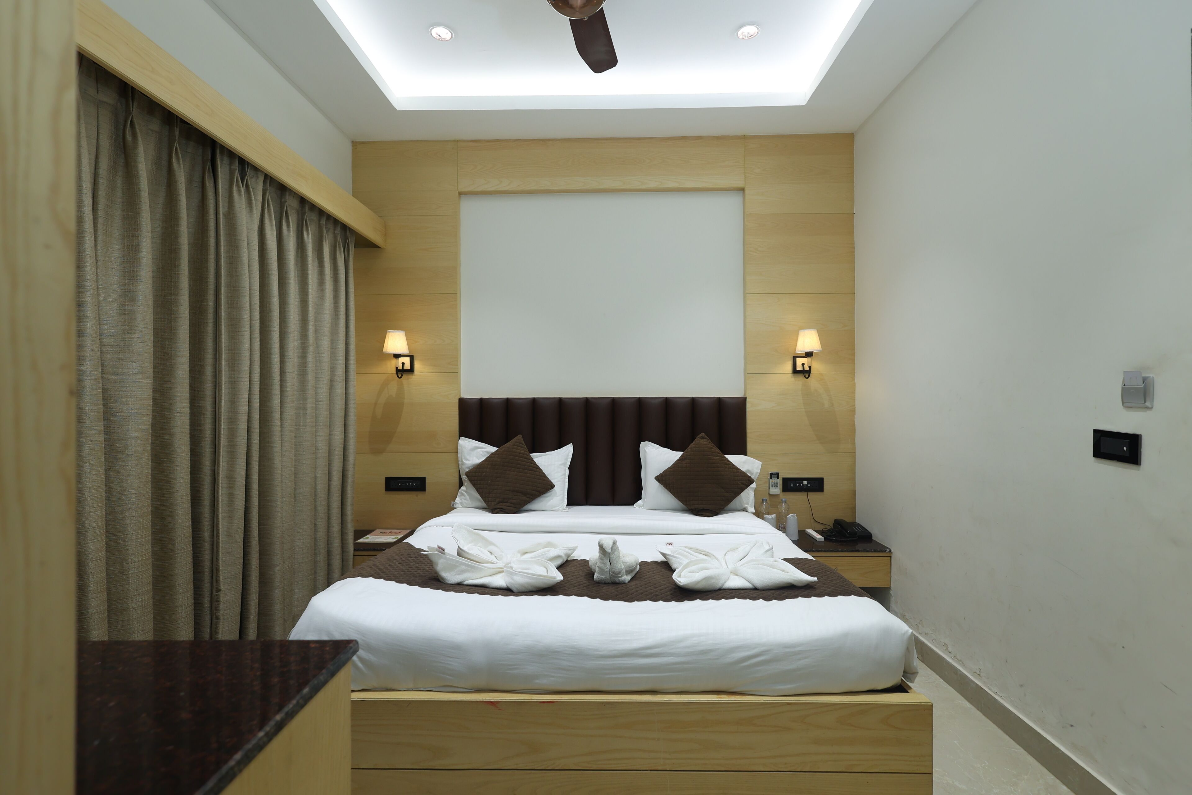 Habitación Deluxe | Ropa de cama de alta calidad y camas con pillow-top 