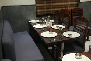Restaurant - Hotel sar kamla dham (Mathura)