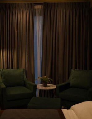 Minibar, in-room safe, free WiFi