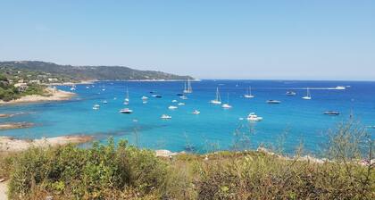 Maison Tout Confort, Grande Terrasse vue Mer, Proche de St-tropez