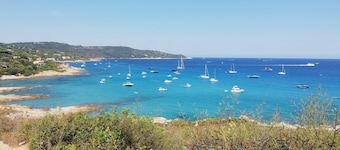 Maison Tout Confort, Grande Terrasse vue Mer, Proche de St-tropez