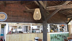 Bar (in der Unterkunft)