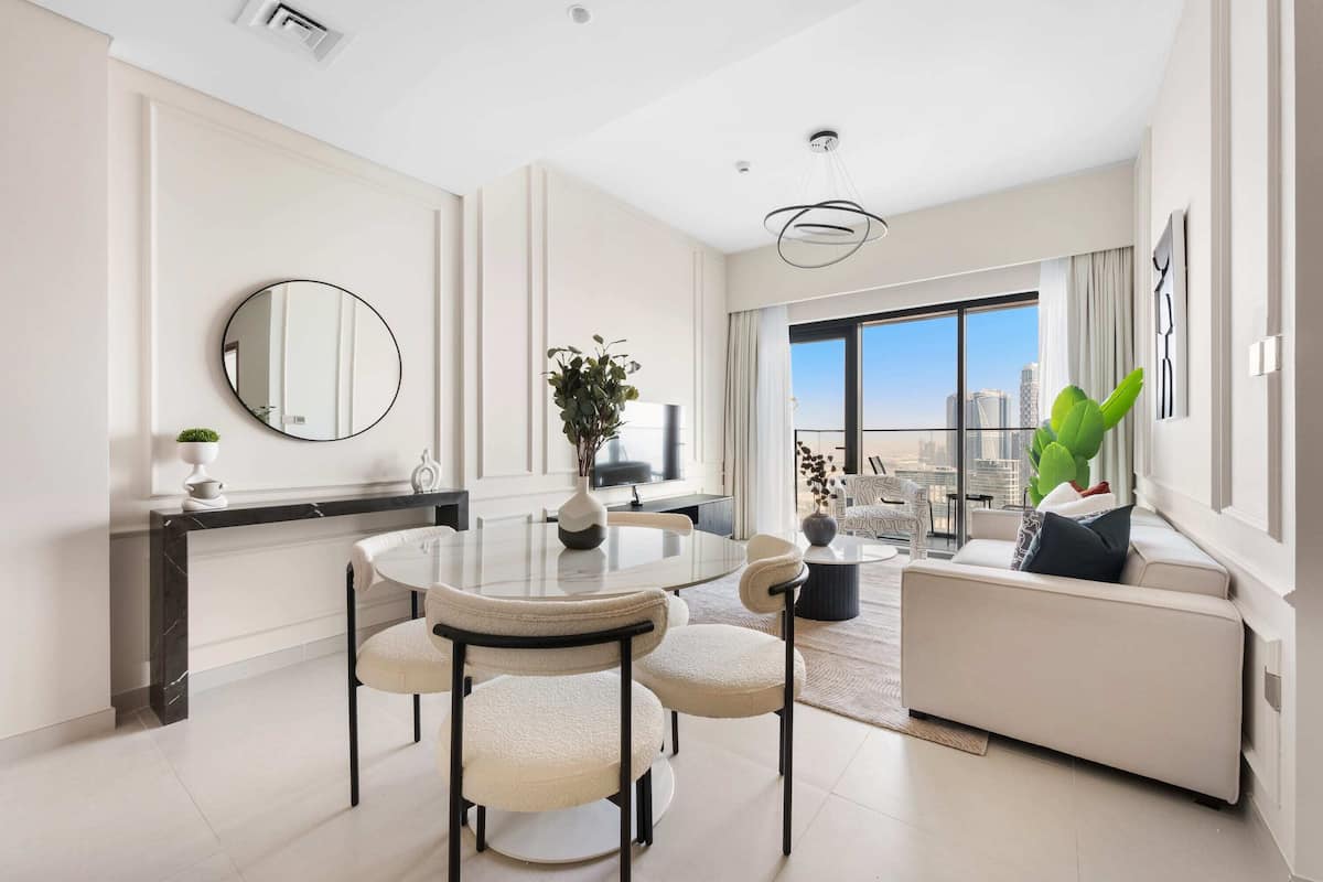 Burj royale 1210 | Zona de estar | Smart TV de 50 pulgadas con canales digitales