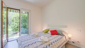 Rumah Keluarga, 2 kamar tidur, tepi gunung (Casa Oliva Garden and Relax) | 2 kamar tidur, brankas, dan ruang kerja ramah laptop