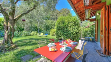 Tempat makan outdoor