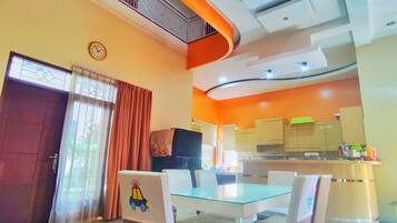 Hus | Spiseområde på rommet