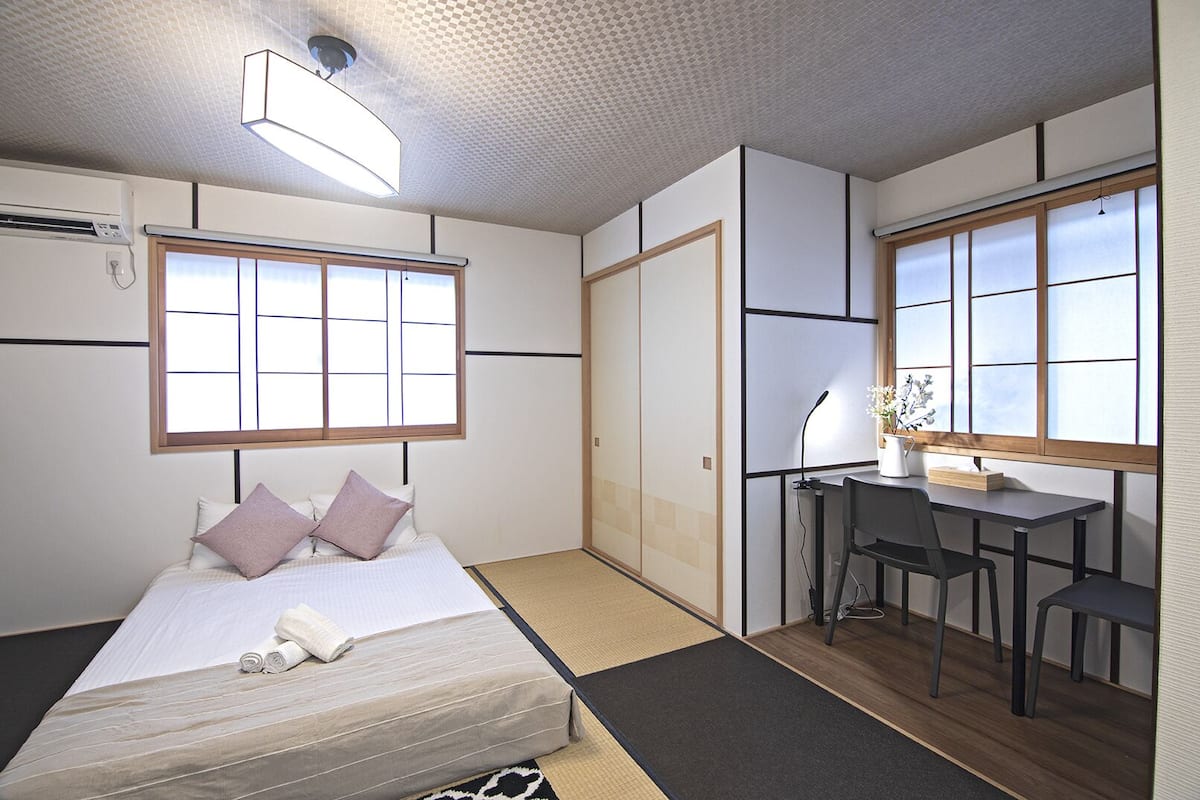 Basic Quadruple Room | Desk, laptop workspace, blackout curtains, free WiFi