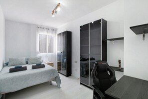 3 habitaciones, tabla de planchar con plancha y wifi gratis 