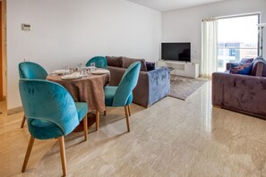 Smart TV, videogiochi, videoteca