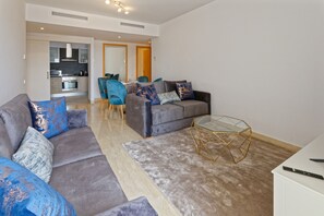 Smart TV, videogiochi, videoteca