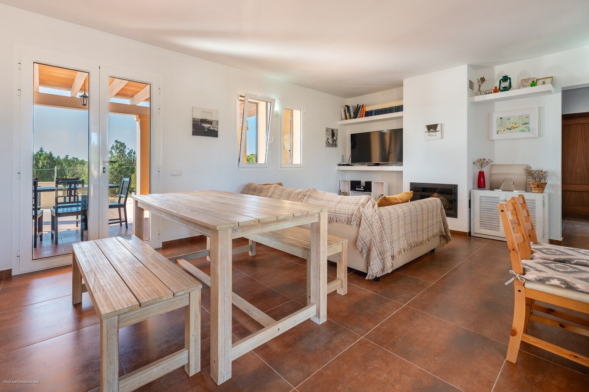 Télévision, cheminée