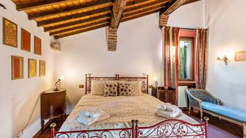 4 camere, ferro/asse da stiro, Wi-Fi gratuito, lenzuola