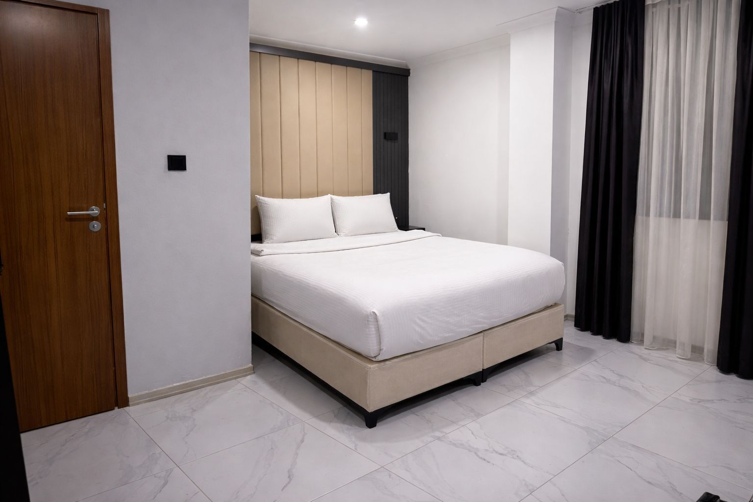 Ropa de cama de alta calidad, edredón y minibar 