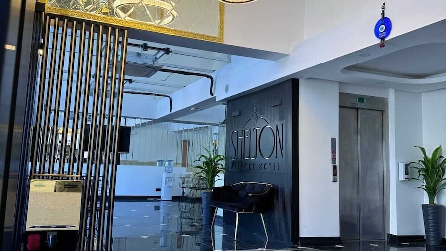 Shelton Airport Otel