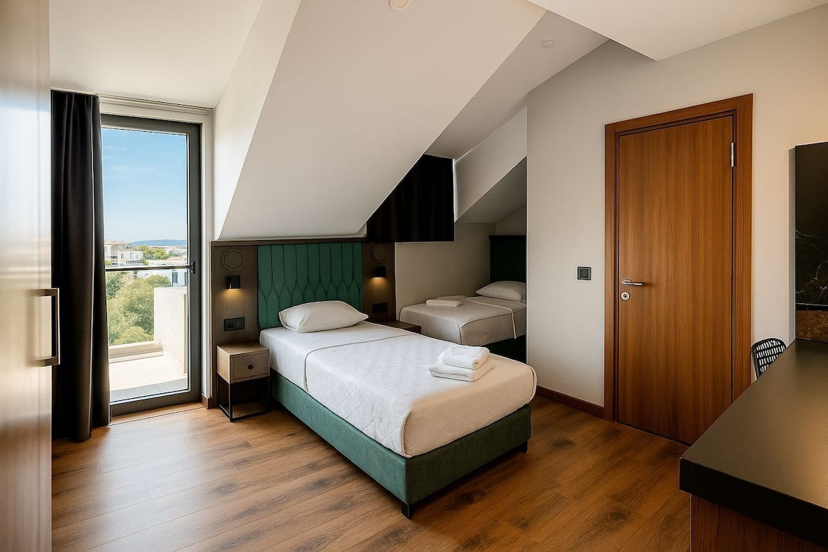 Standaard Twin kamer | Luxe beddengoed, donzen dekbedden, een minibar, een kluis op de kamer