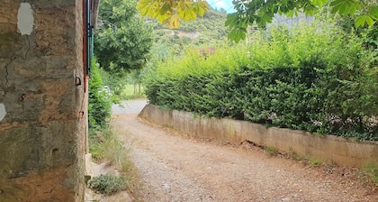 Maison avec extérieur a 100 mÚtres de la riviÚre (plage)