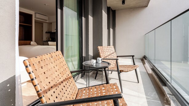 Estudio, balcón | Terraza o patio