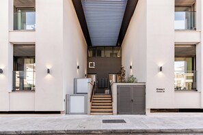 Front of property - Yamas Urban Living Stayone Suites Studios (Limassol)