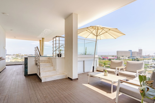 Luxury Penthouse | Terrace/patio