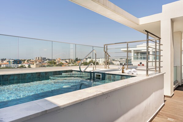 Indoor pool, pool loungers