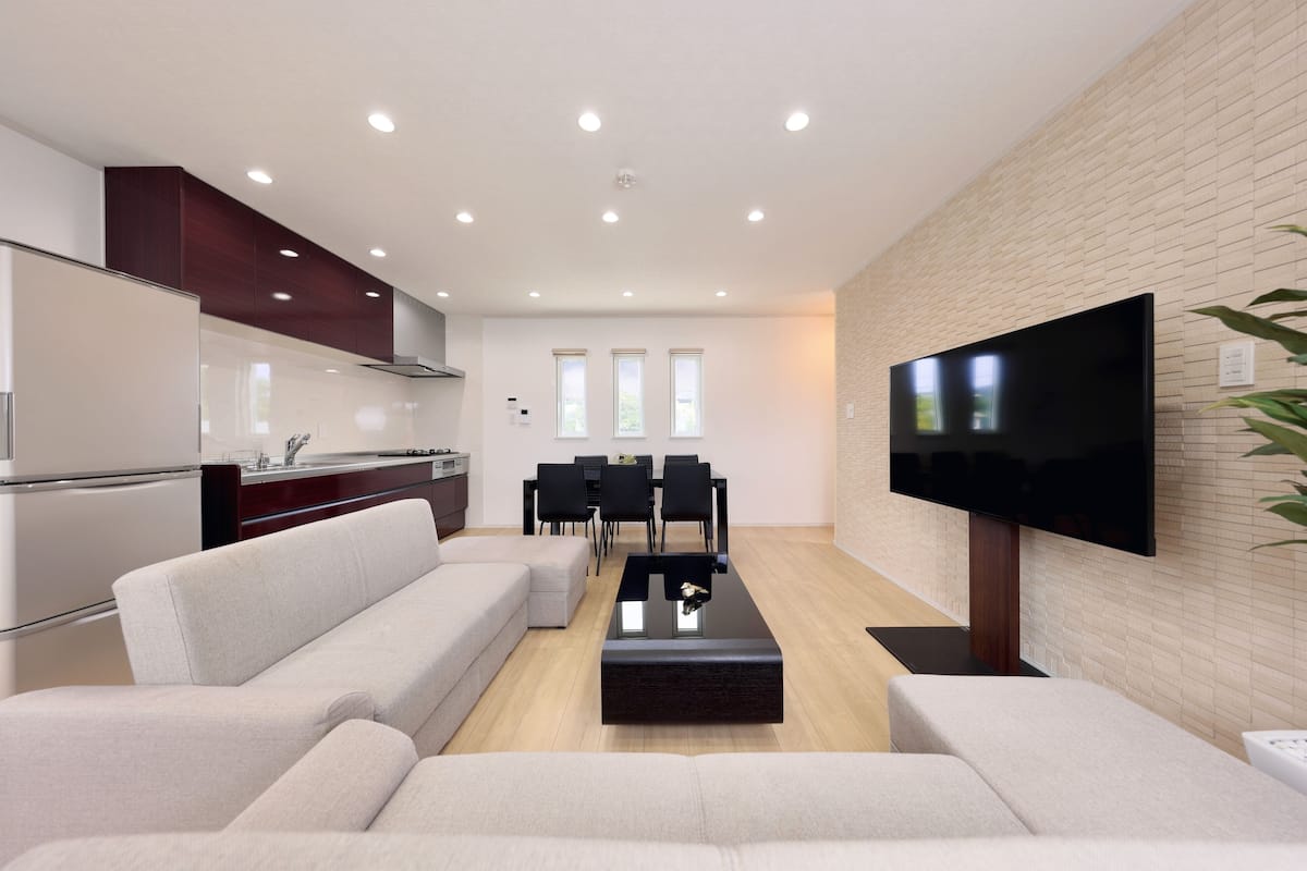 วิลล่า, ปลอดบุหรี่ (Shirara Building 2) | บริเวณนั่งเล่น | ทีวี