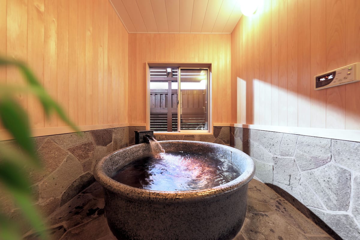 Villa, non-fumeurs (Shirara Building 5) | Salle de bain | Articles de toilette gratuits, sèche-cheveux, chaussons